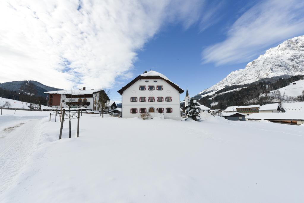 Ansitz Wirtsgut - Familienappartements In Den Bergen Leogang Exterior photo